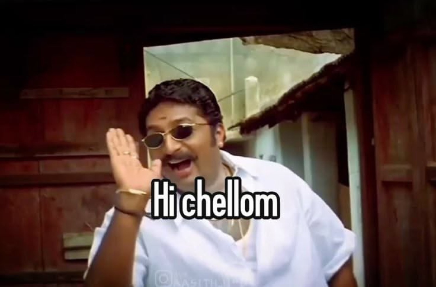Man waving through a doorway: 'Hi chellom'