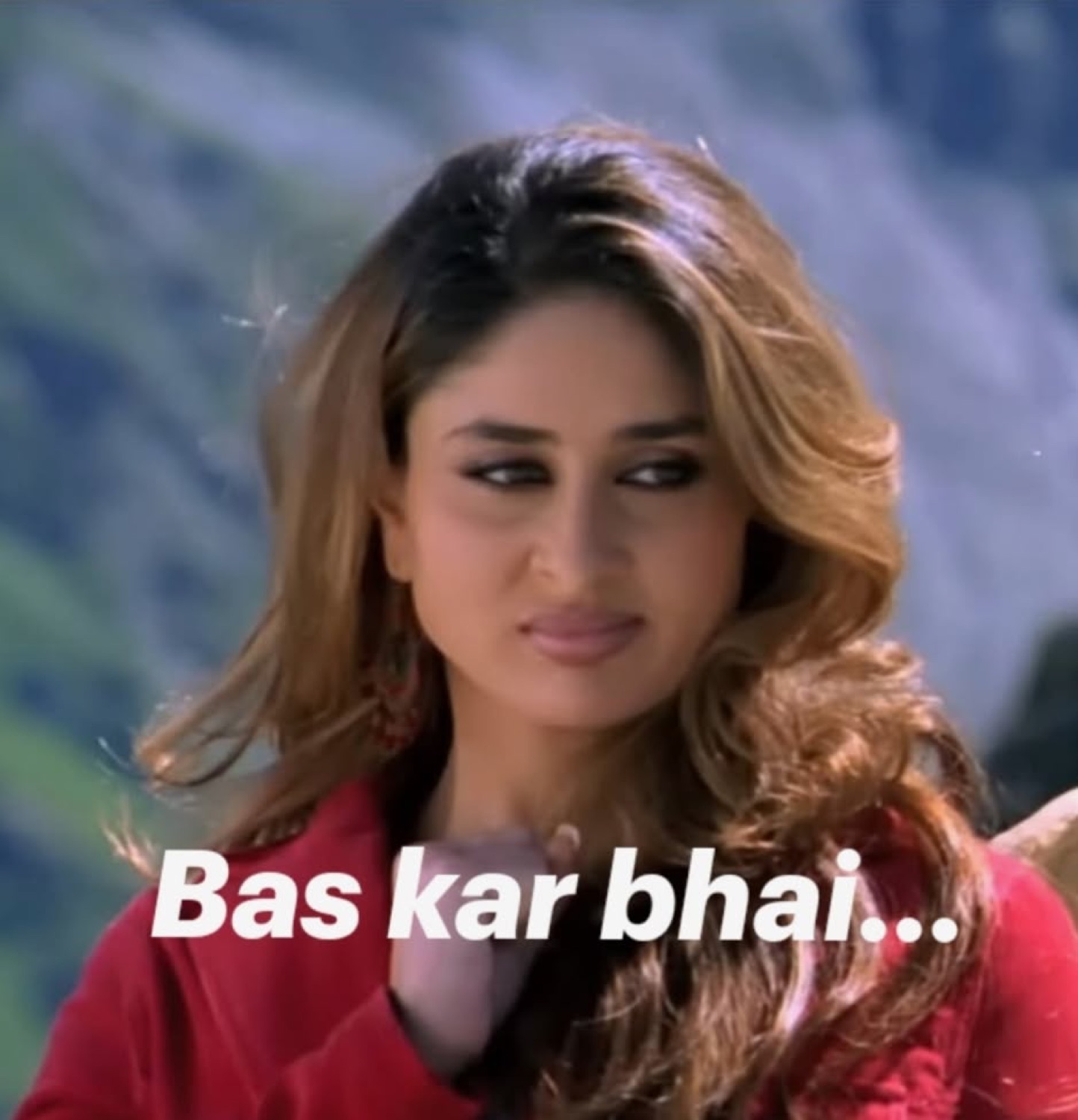 Kareena Kapoor giving a side-eye captioned 'Bas kar bhai...'