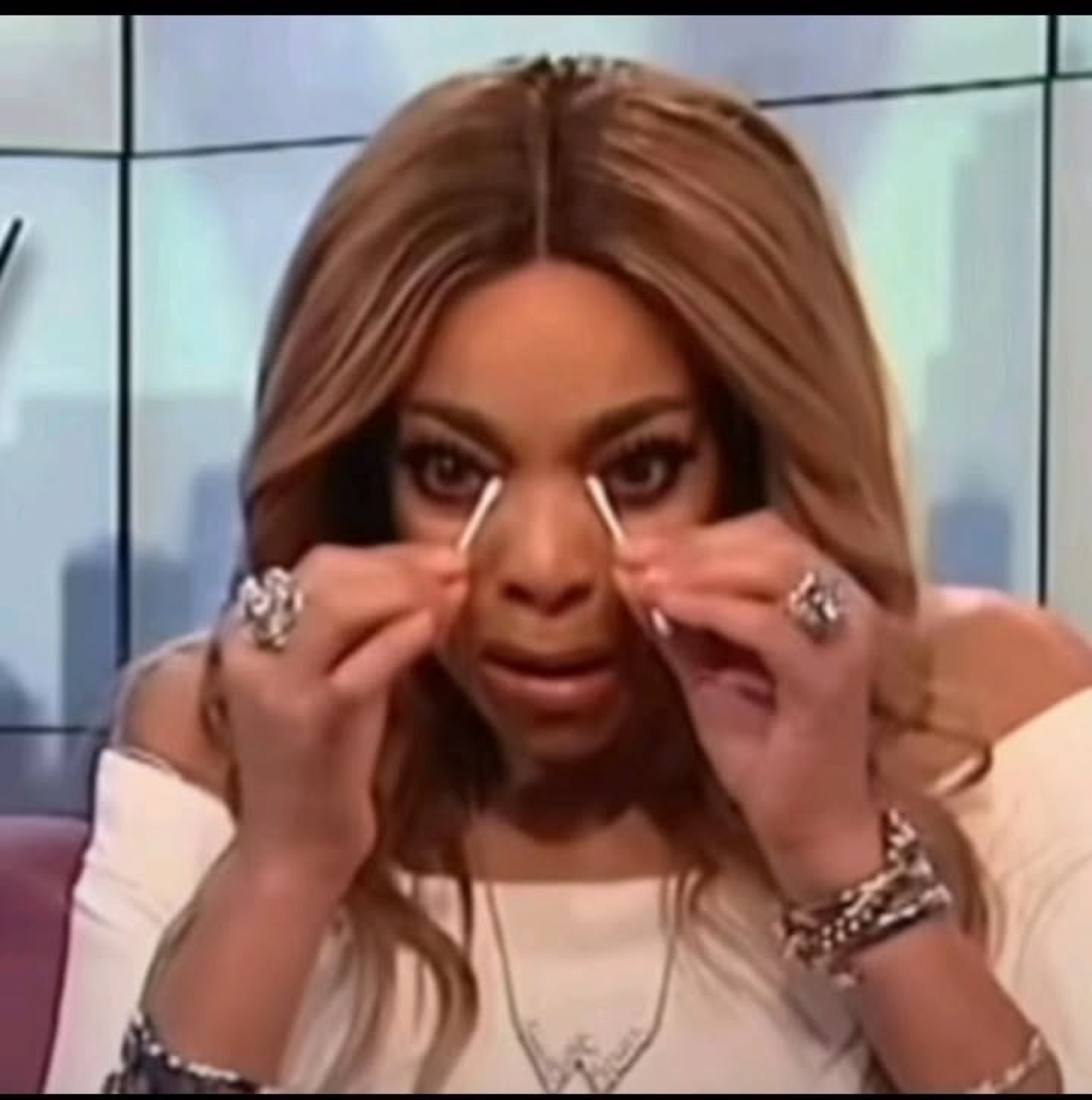 Wendy Williams pulling at her eyelashes on air, fighting back tears on live TV